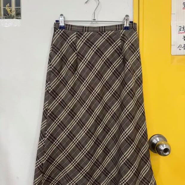 JPN 브라운 체크 A라인 스커트