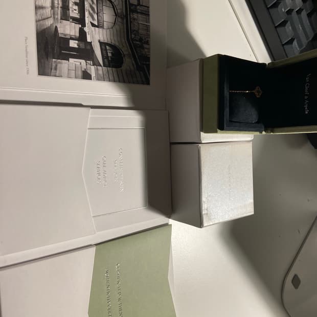 반클리프 아펠 18k 옐로우 골드 마더오브펄 팔찌 (갤러리아 구매)