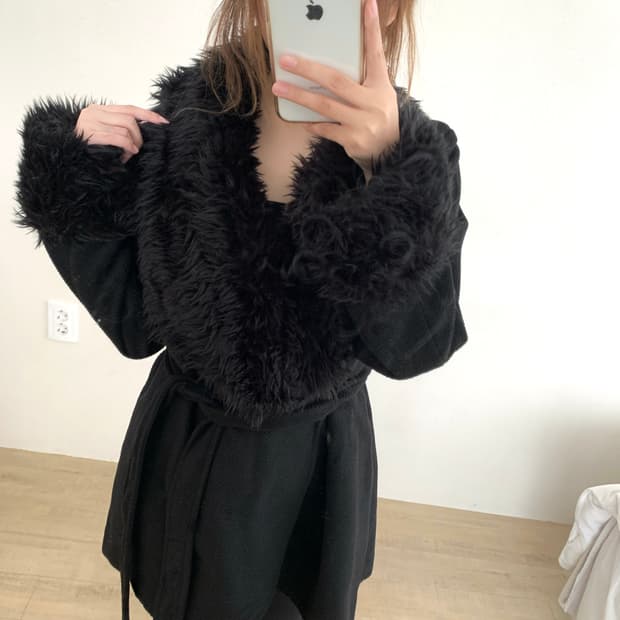 세실맥비 오네갸루 블랙 퍼 카라 코트