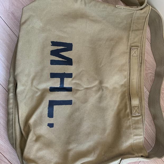 마가렛호웰 크로스백 MHL