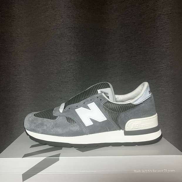 뉴발란스 m990gr1 270 사이즈 팝니다