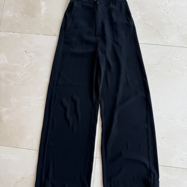 엠엠식스 MM6 후들후들한 세미와이드 팬츠 블랙 36 