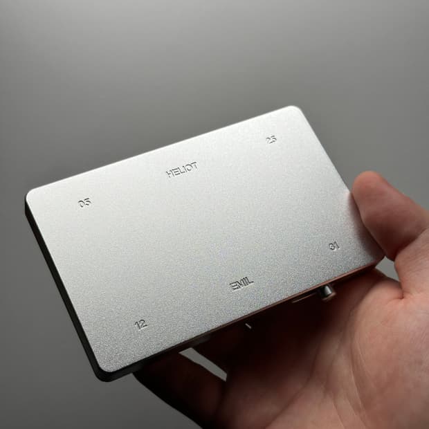 Heliot Emil MagSafe Card Holder 