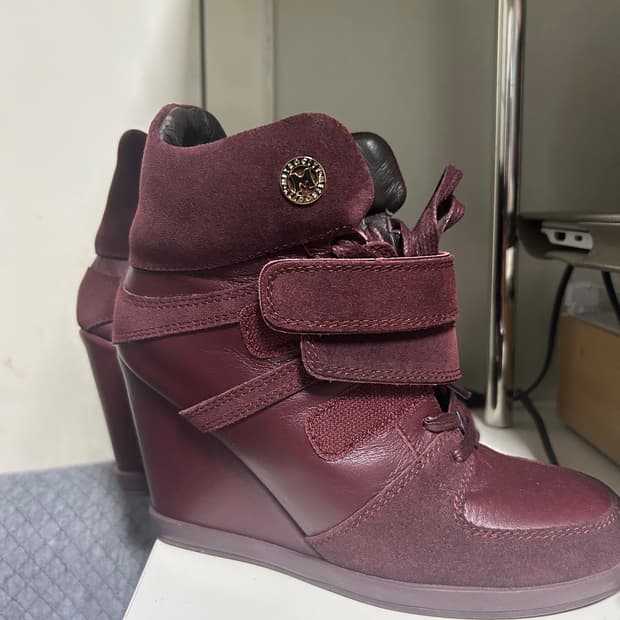 Metrocity Ash 웨지힐 스니커즈