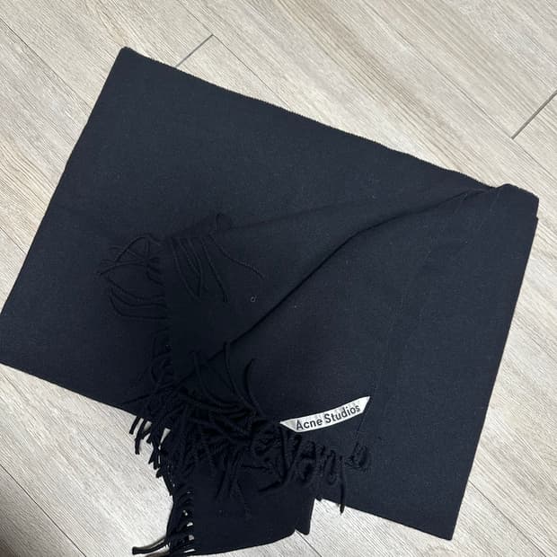 아크네스튜디오 울 머플러 블랙