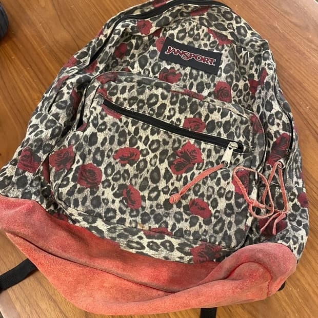 잔스포츠 레오파드 장미 백팩