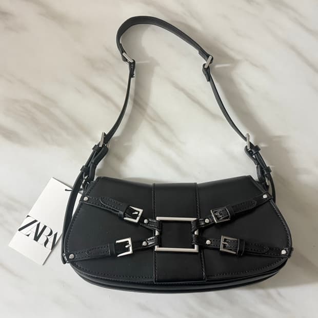 택달린 새상품) ZARA 자라 블랙 숄더백 가방
