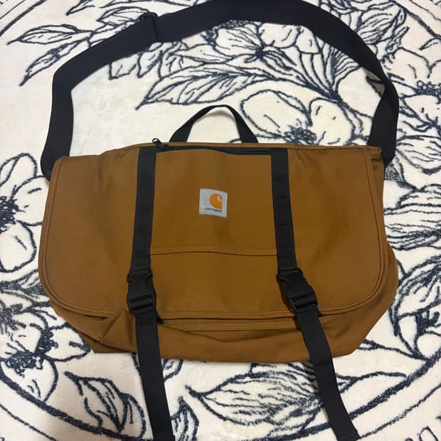 칼하트 메신저백 브라운