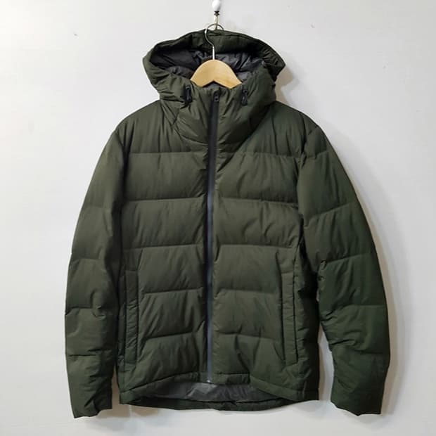 유니클로 심리스 다운 패딩 점퍼 카키