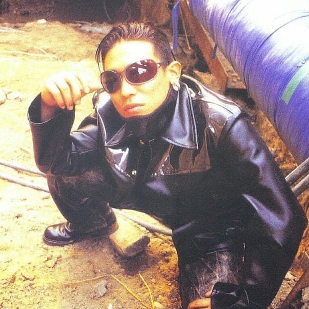 크리스찬 로스 2700 건메탈 컬러