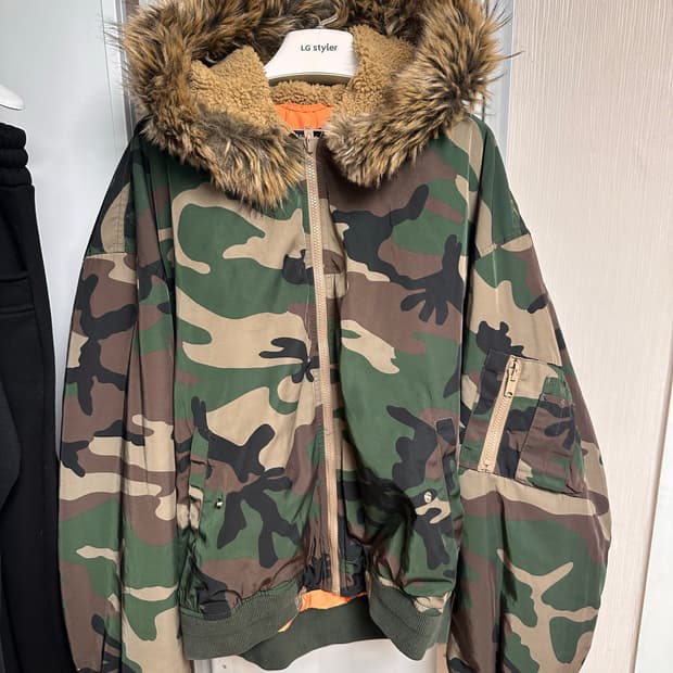 이지 시즌 5 카모 퍼 후드 봄버 자켓