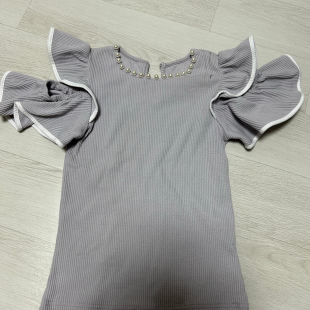 Ank rouge 앙크루즈 프릴 어깨트임 진주 반팔 니트 양산형지뢰계스나