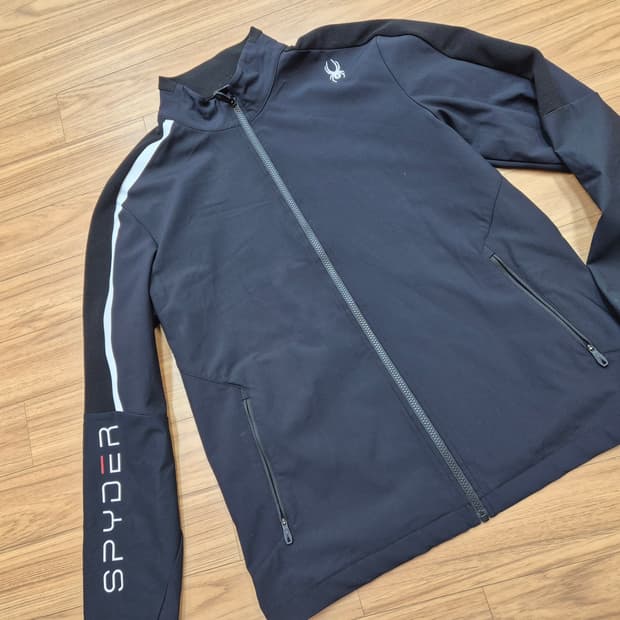 스파이더 블랙 자켓입니다
- 사이즈는 XXL입니다
- 가슴둘레 110cm