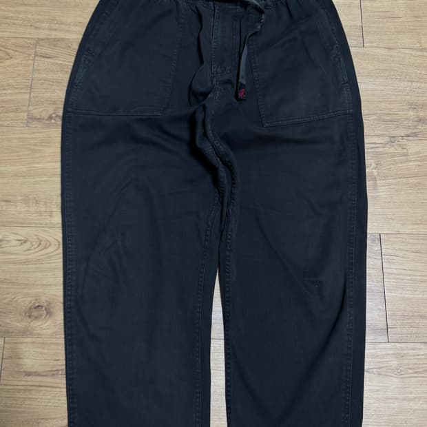 [L]그라미치 루즈 테이퍼드 팬츠 블랙