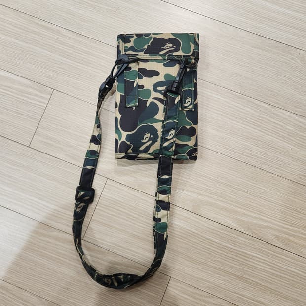 베이프 목걸이 지갑 bape