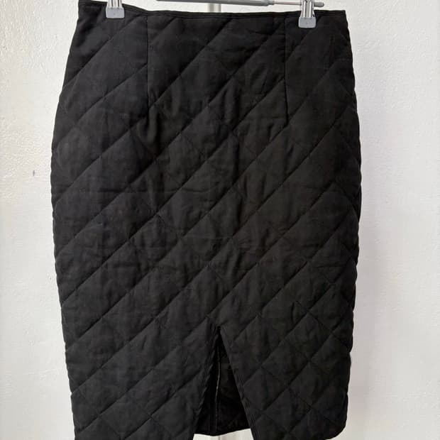 블랙 퀄팅 패딩 미디스커트