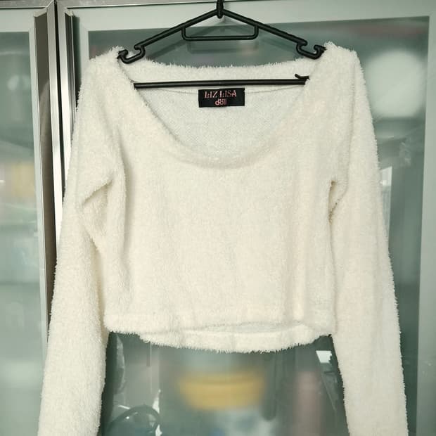 리즈리사 돌 오프숄더 니트탑