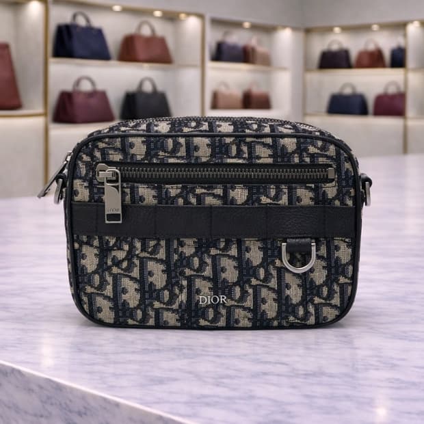 [S급] 디올 사파리 디올 오블리크 자카드 스트랩백 미니 판매합니다!!!