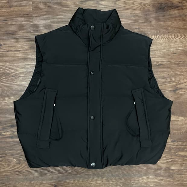 솔리드옴므 22FW 시베리안 구스 다운 베스트 패딩조끼 블랙