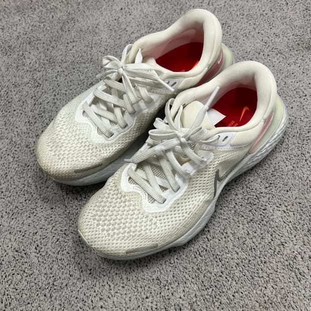 (265) 나이키 줌X 인빈서블런 화이트 크림슨