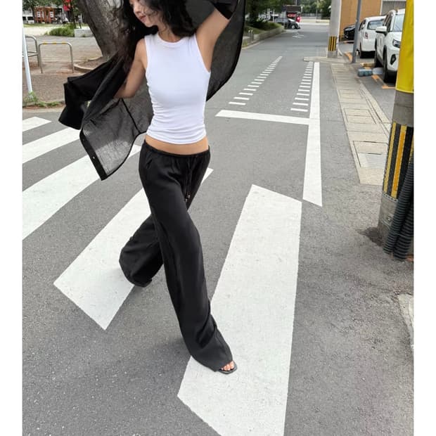 자라 리브드 탑, 자라 나시, 자라 슬리브리스