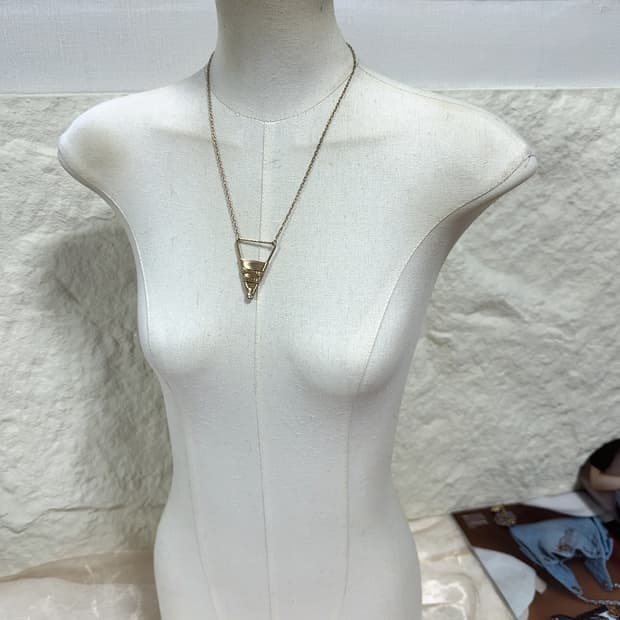 빈티지 중세 삼각형 랩 목걸이