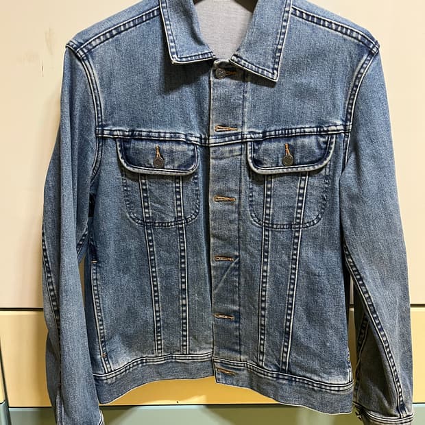 A.P.C. 데님 트러커 (지디 착용)
