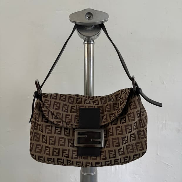Fendi 펜디 FF 로고 블랙 버클 미니 숄더백