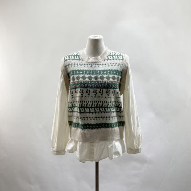 에잇세컨즈 2022 여 니트레이어드셔츠 SM