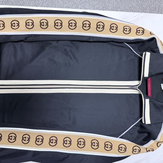 구찌 인터로킹 트레이닝 세트 s급