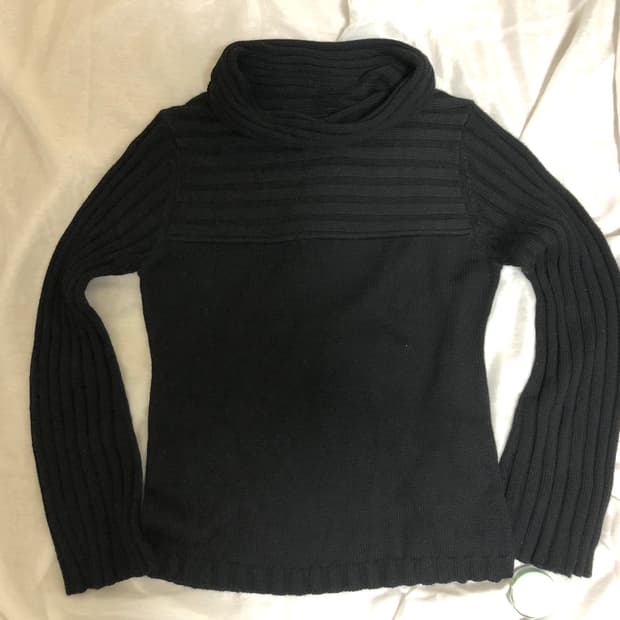 빈티지 블랙 하이넥 니트