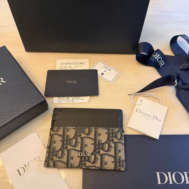 디올 카드지갑 새상품급