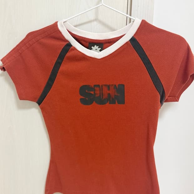 썬러브 SUNLOVE 래글런 골지니트 티셔츠