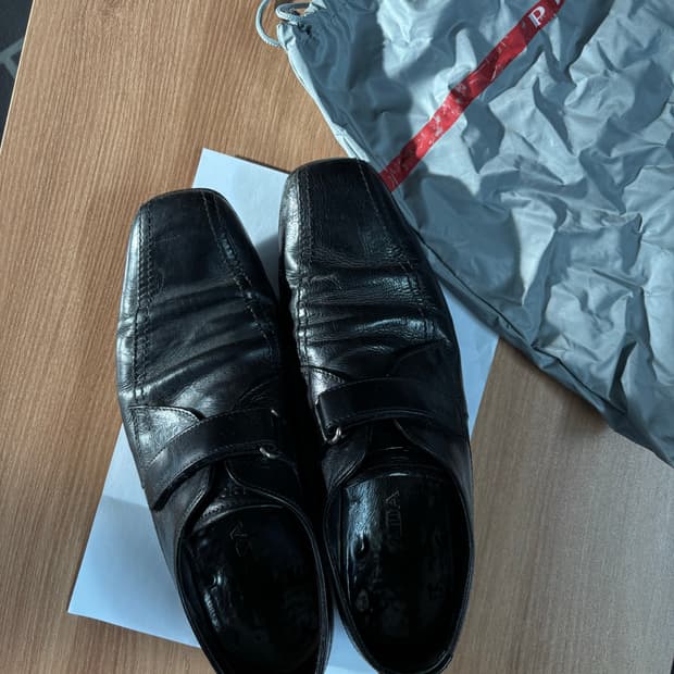 프라다 스포츠 더비 255