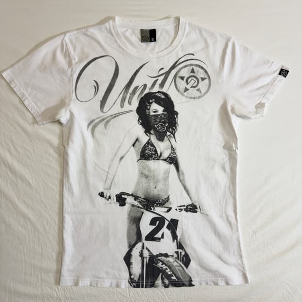 00s UNIT Clothing 모터 걸 그래픽 티셔츠 우먼스 S