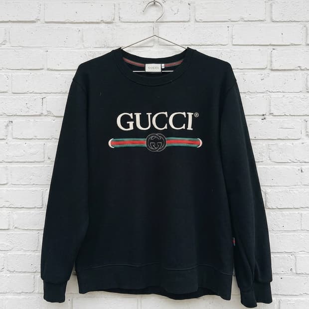  𝐆𝐮𝐜𝐜𝐢 𝐒𝐰𝐞𝐚𝐭𝐬𝐡𝐢𝐫𝐭