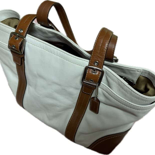 코치 화이트/브라운 가죽 토트백