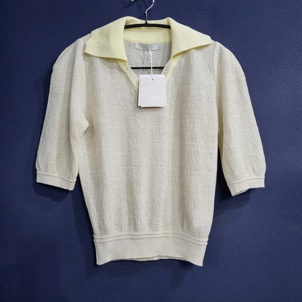 LiNE 라인 브이넥 금사 니트(새상품)