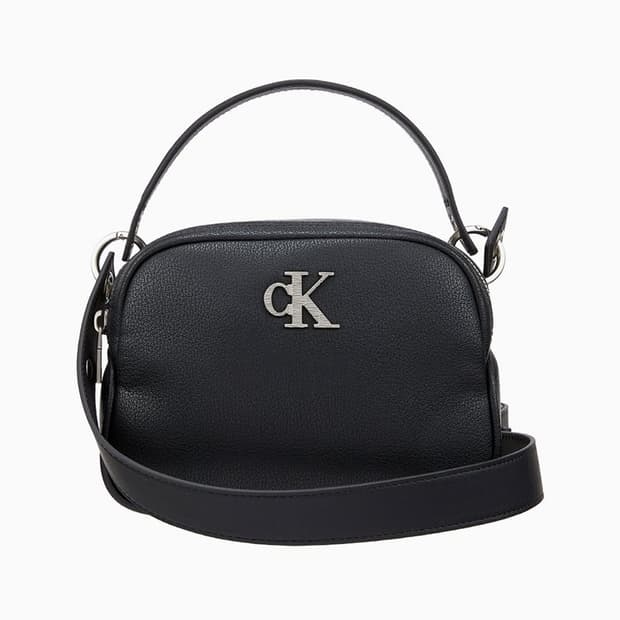 캘빈클라인 CK 텍스쳐 카메라백 크로스백