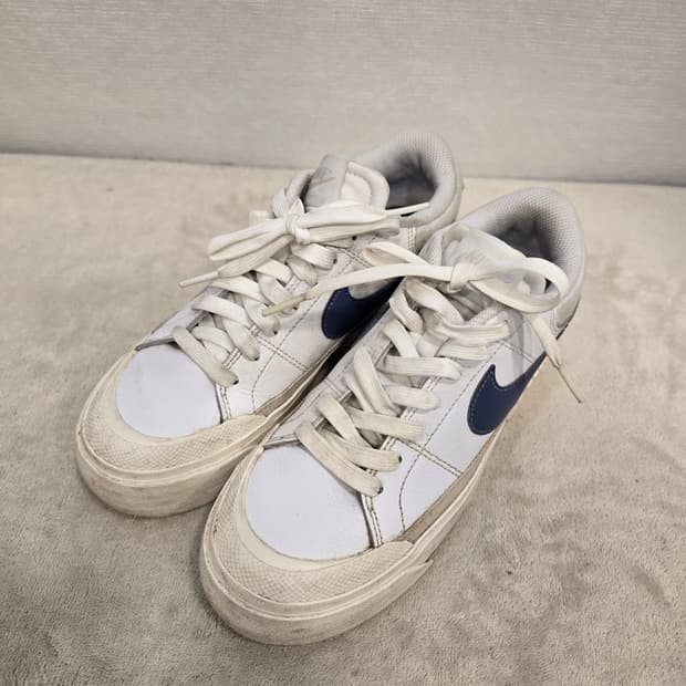 나이키 코트 레거시 리프트 우먼스 운동화 스니커즈 230mm