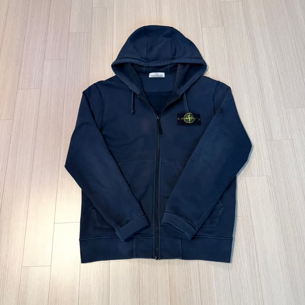 {당일발송/신형탭} 스톤아일랜드 후드집업 네이비 XL