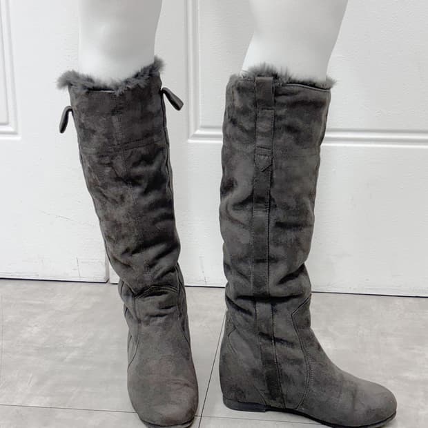 ash charcoal suede inner fur boots