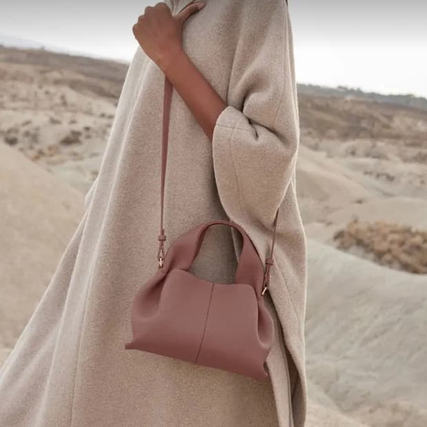 폴렌느 누메로 네프 미니 토트백 블러쉬 팝니다