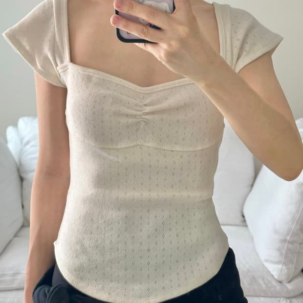 kiko 키코 펀칭 꽃 패턴 아이보리 흰색 화이트 반팔 셔링 스퀘어넥