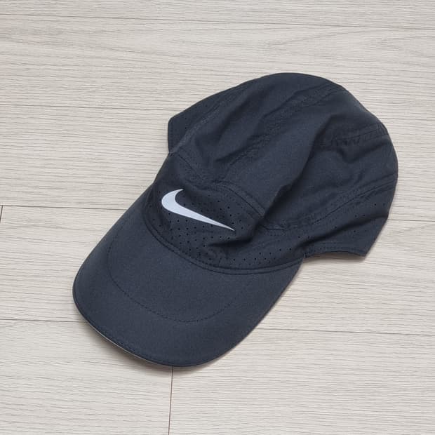 나이키 테일윈드 런닝캡 블랙