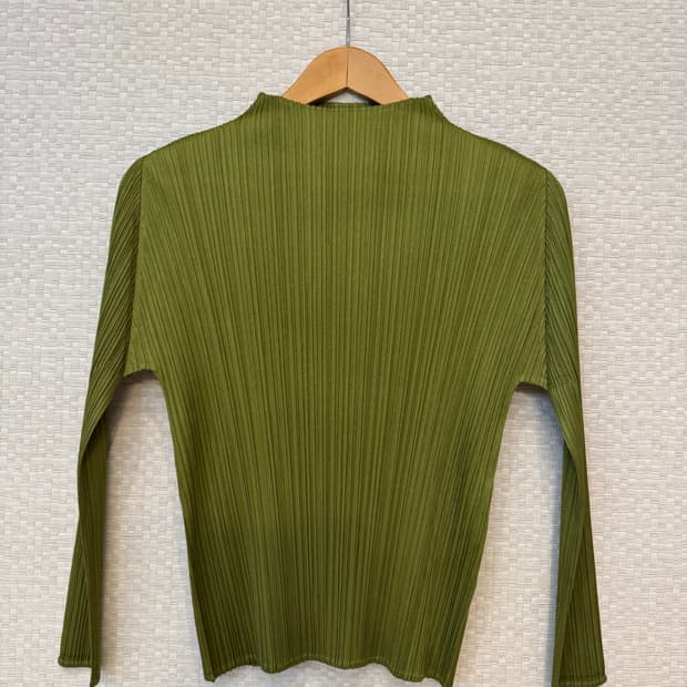 플리츠플리즈 반목 긴팔탑 카키