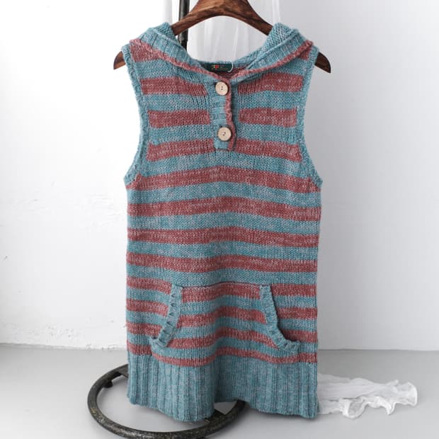 stripe hood knit vest