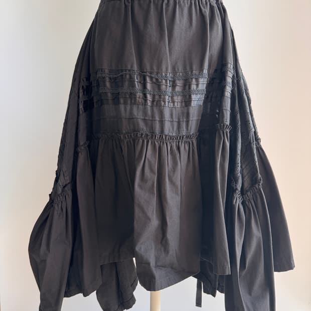 Tricot comme des garcons  레이스 패치 미디스커트
