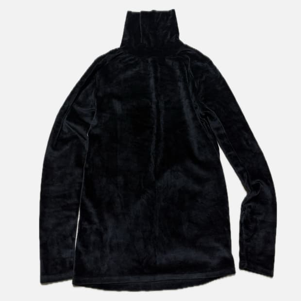 벨벳 목 폴라 티셔츠