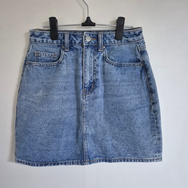 무신사스탠다드 우먼즈 데님 미니 스커트(라이트 인디고)